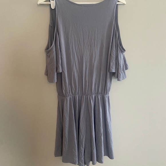 Blue Short Romper with Flowly Sleeves - Picture 2 of 4